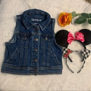 🦋🌺🦋Cat & Jac no sleeve denim jacket for little girl size 6 and two head band